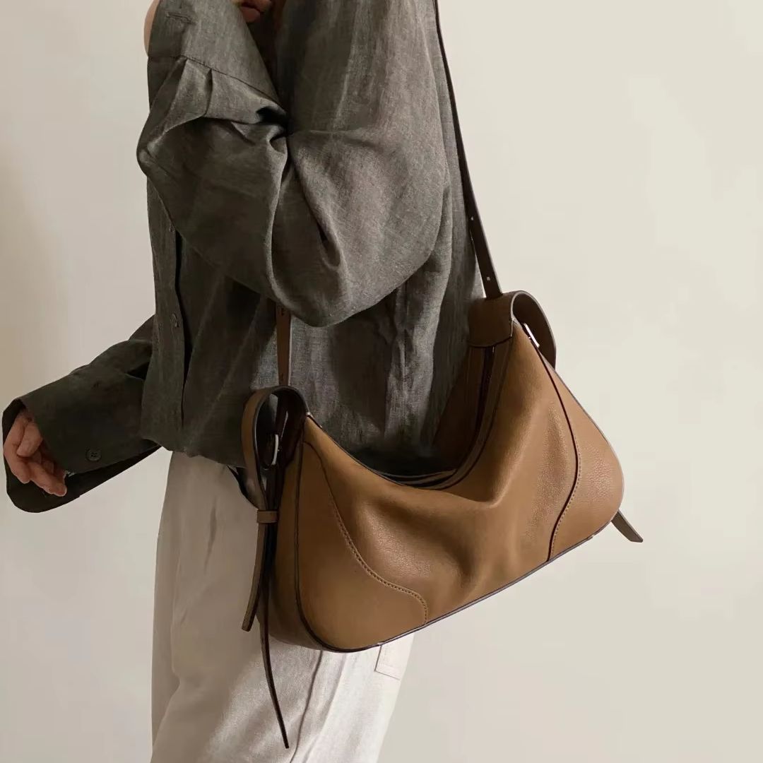 Vegetable-Tanned Leather Soft  - огляд і ціна Leather Work Japan