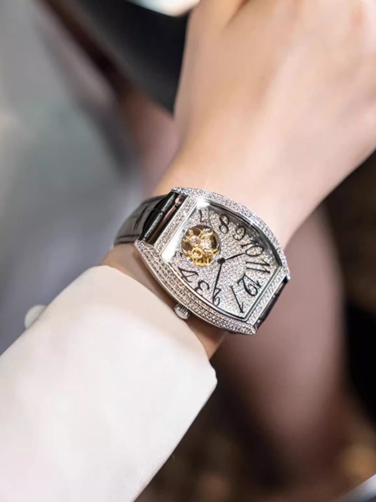 Women Shiny Diamonds Studded M - огляд і ціна Leatherwork Ideas